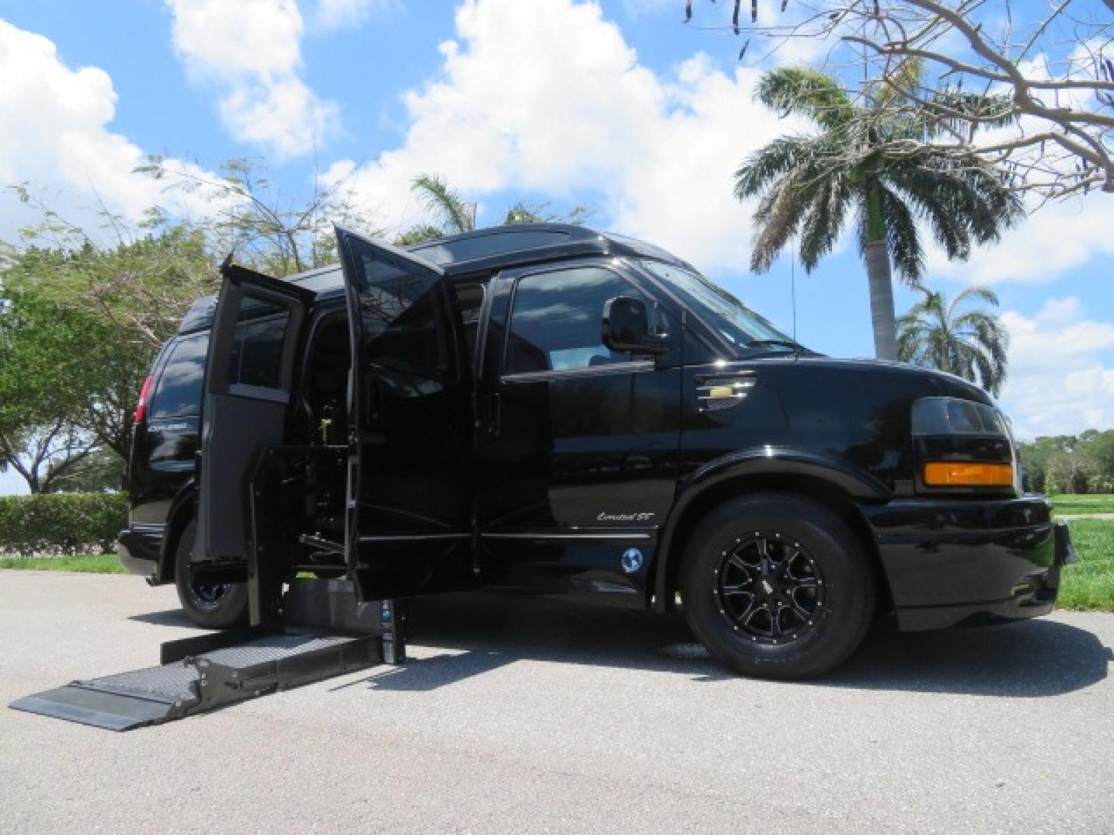 2018 Black /Red GMC Savana G2500 Cargo (1GTW7AFG9J1) with an 6.0L V8 OHV 16V FFV engine, 6A transmission, located at 4301 Oak Circle #19, Boca Raton, FL, 33431, (954) 561-2499, 26.388861, -80.084038 - Photo #27